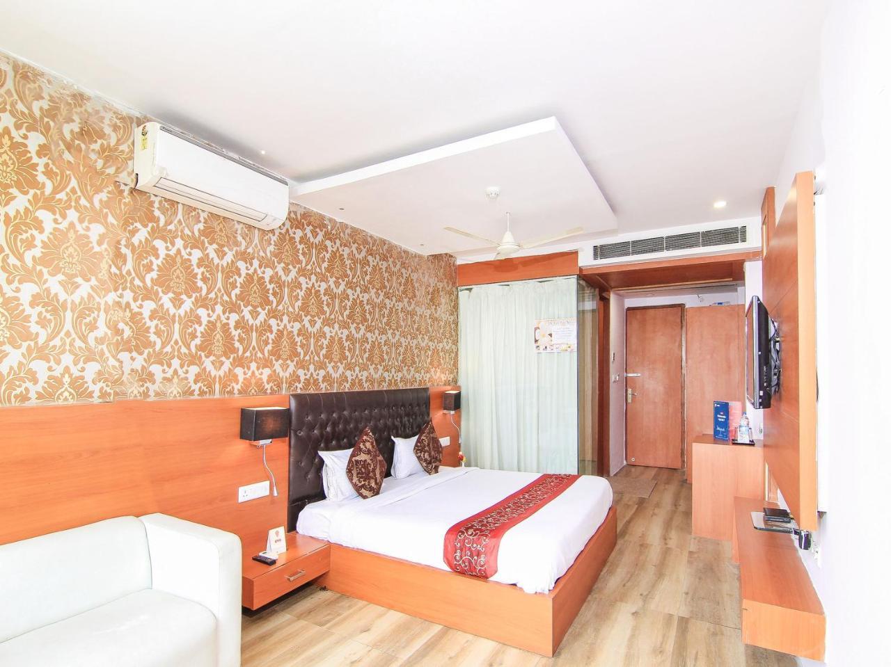 Oyo 3683 De Global Park Hotell Hasanganj Exteriör bild