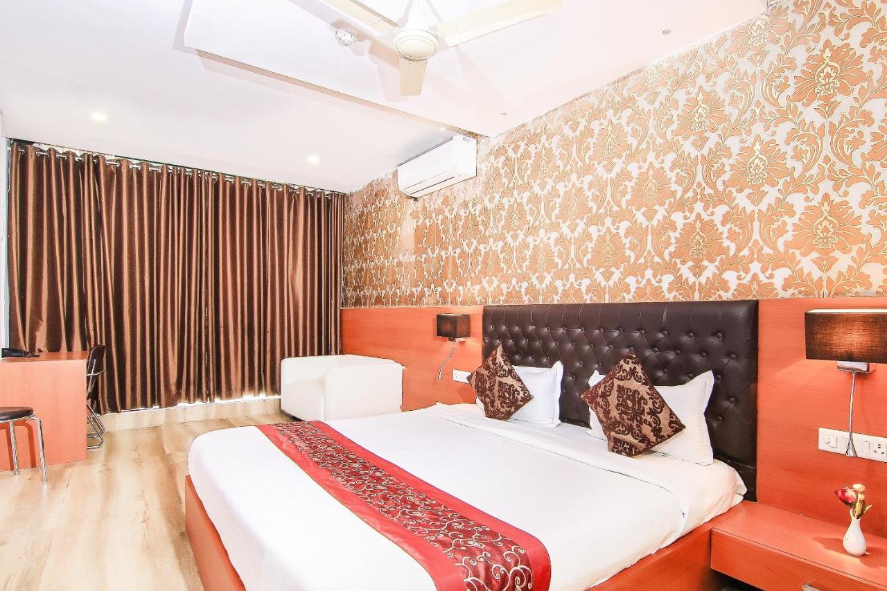 Oyo 3683 De Global Park Hotell Hasanganj Exteriör bild