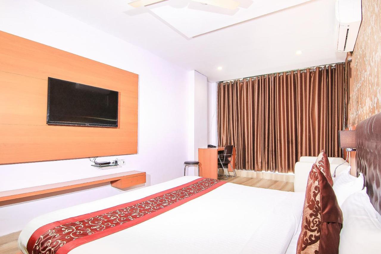 Oyo 3683 De Global Park Hotell Hasanganj Exteriör bild