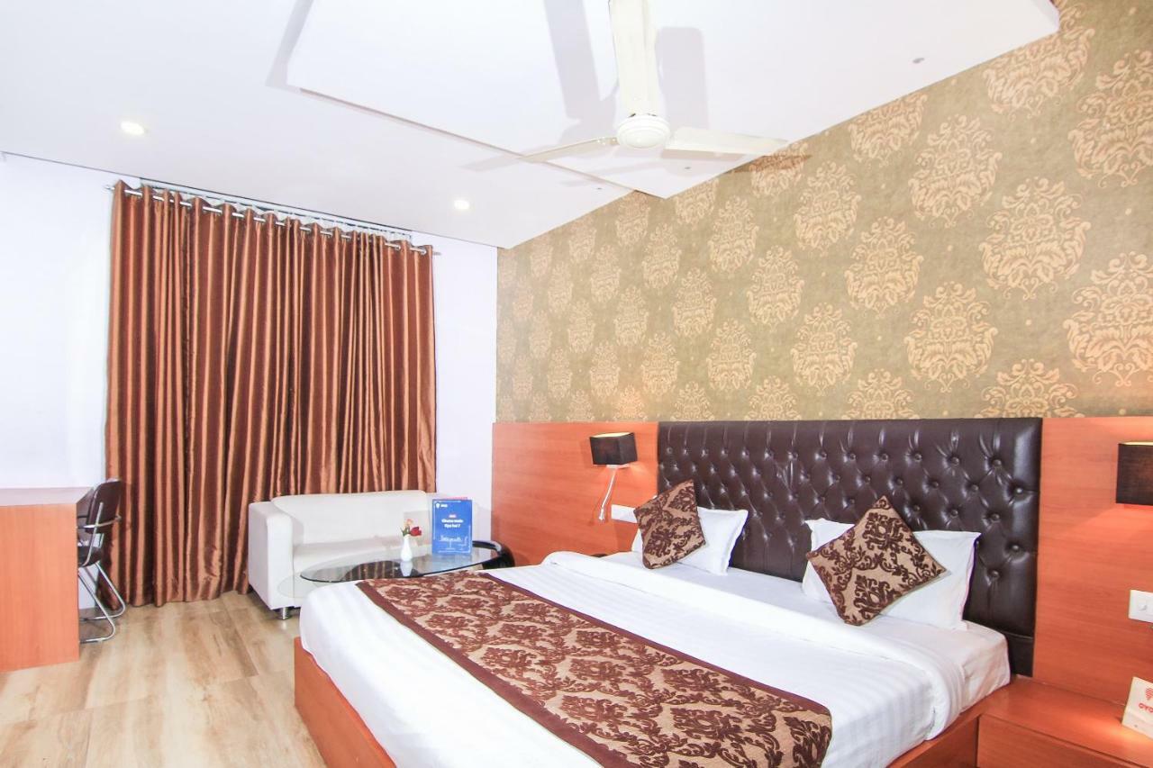 Oyo 3683 De Global Park Hotell Hasanganj Exteriör bild