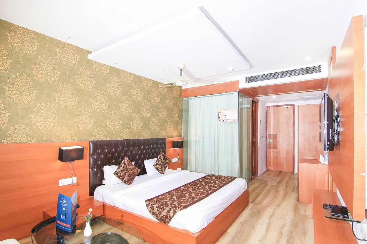 Oyo 3683 De Global Park Hotell Hasanganj Exteriör bild