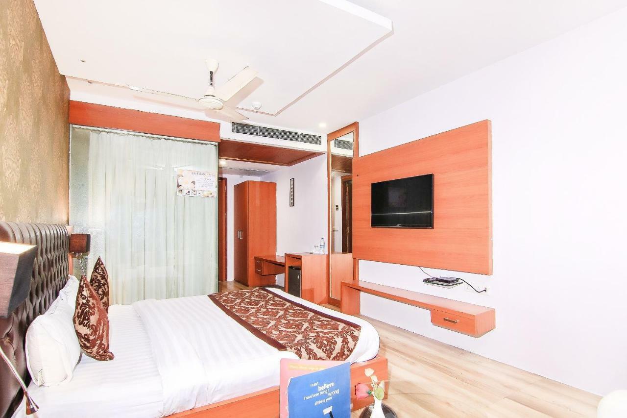 Oyo 3683 De Global Park Hotell Hasanganj Exteriör bild